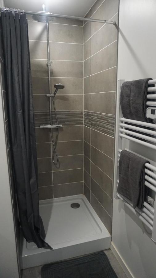 Cosy T2 Wifi Parking Proche Gare Centre Ville Saint-Quentin  Exterior foto