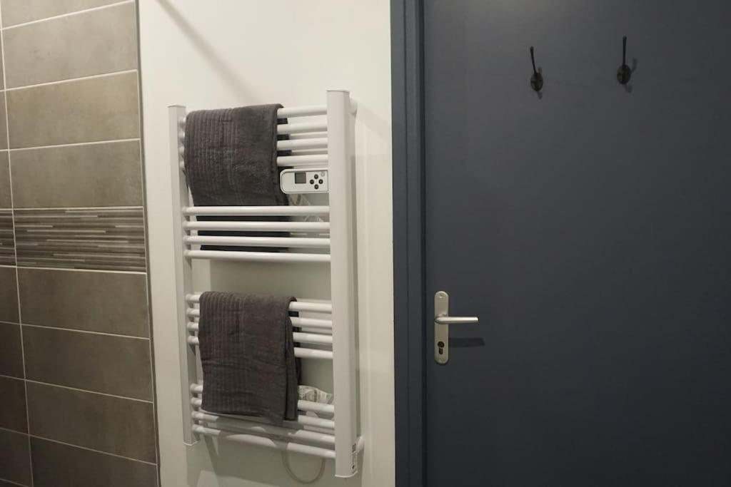 Cosy T2 Wifi Parking Proche Gare Centre Ville Saint-Quentin  Exterior foto
